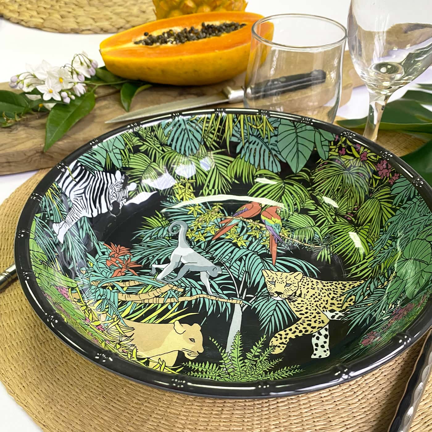 Grande assiette creuse en mélamine noire - 23 cm