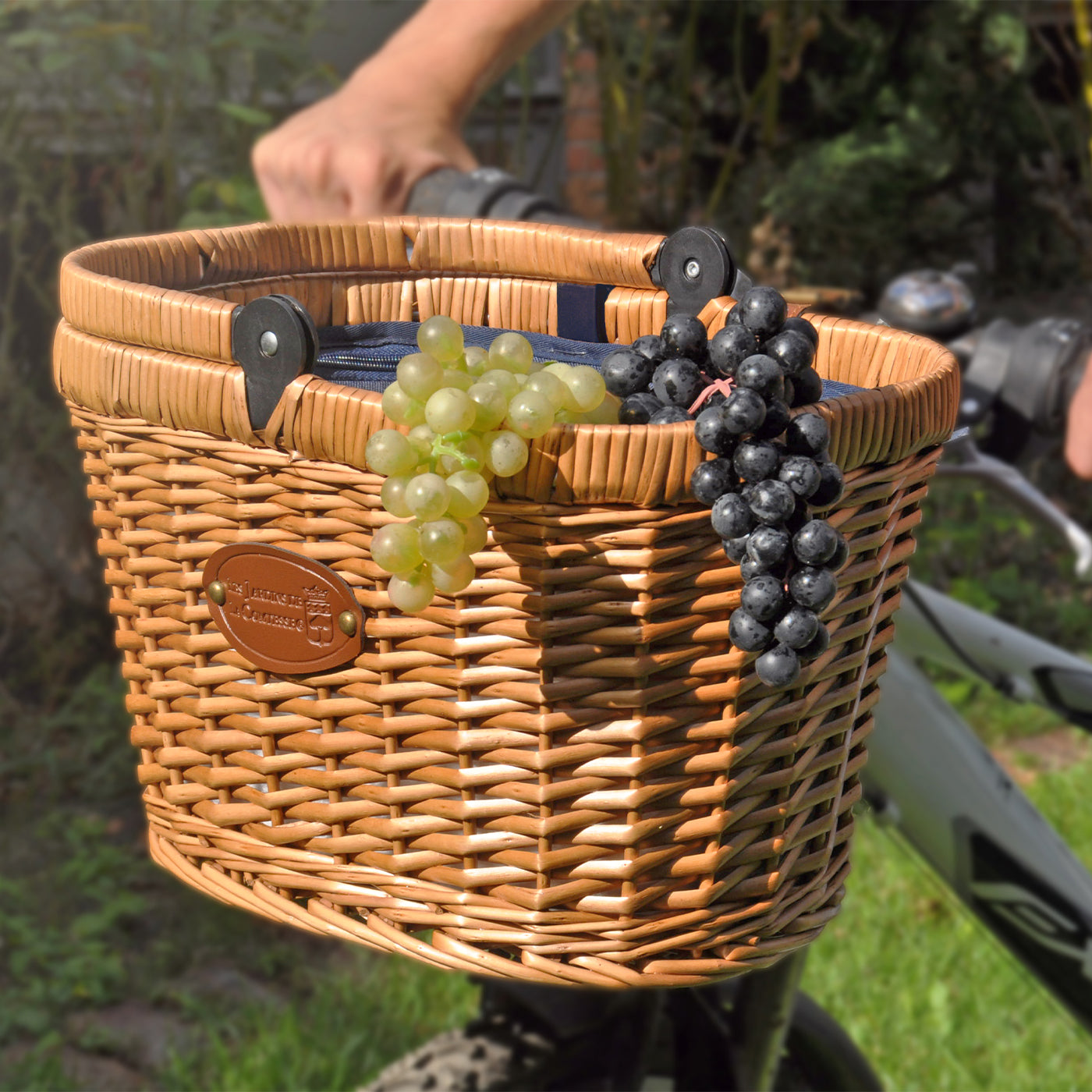 Panier vélo isotherme en osier bleu