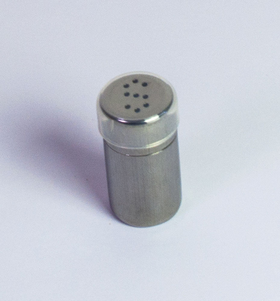 Salière en acier
