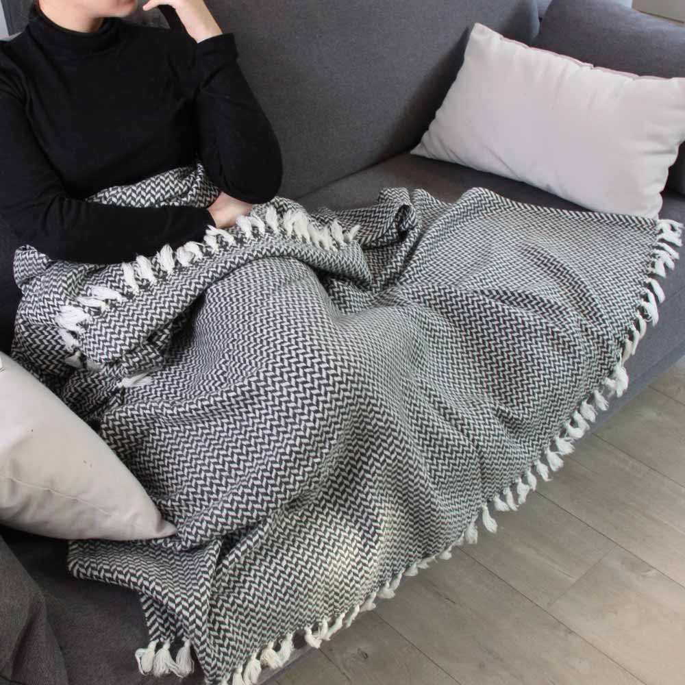 Plaid cachemire et laine petits chevrons Gris Anthracite - 130 x 230 cm