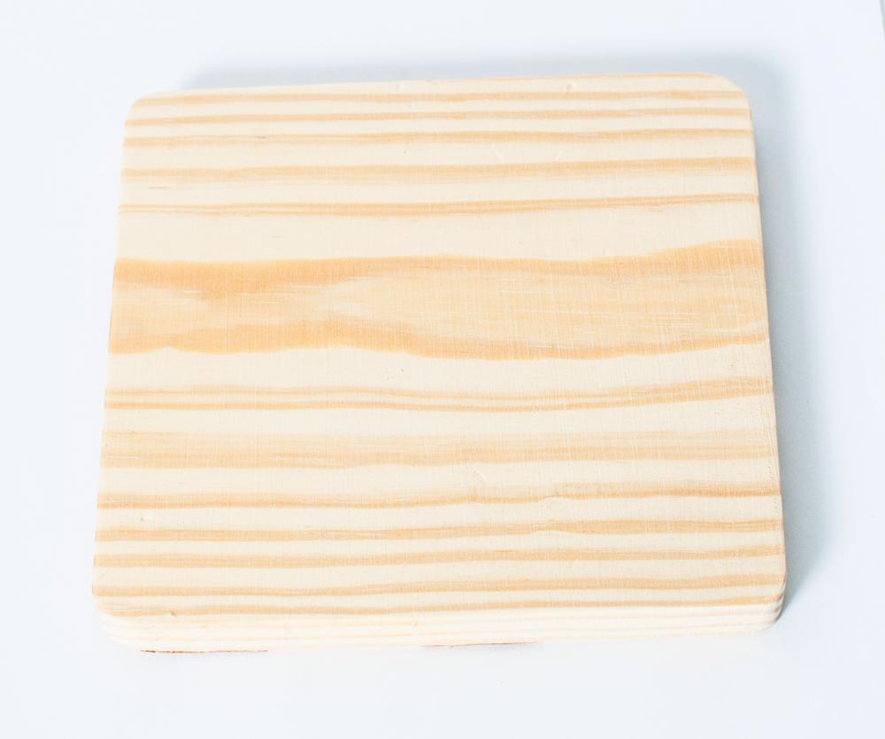 Planche à découper (14 x 14 x 1 cm)