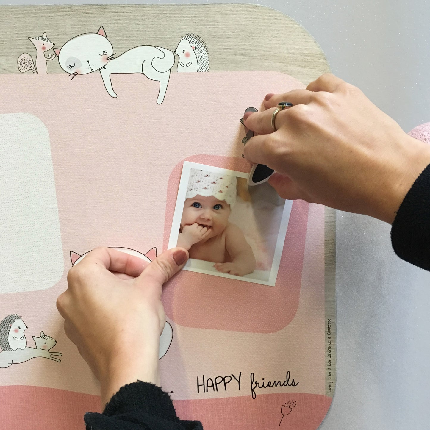 Grand Pêle-Mêle tableau photo enfant avec magnets en bois - Cadeau bébé / enfant