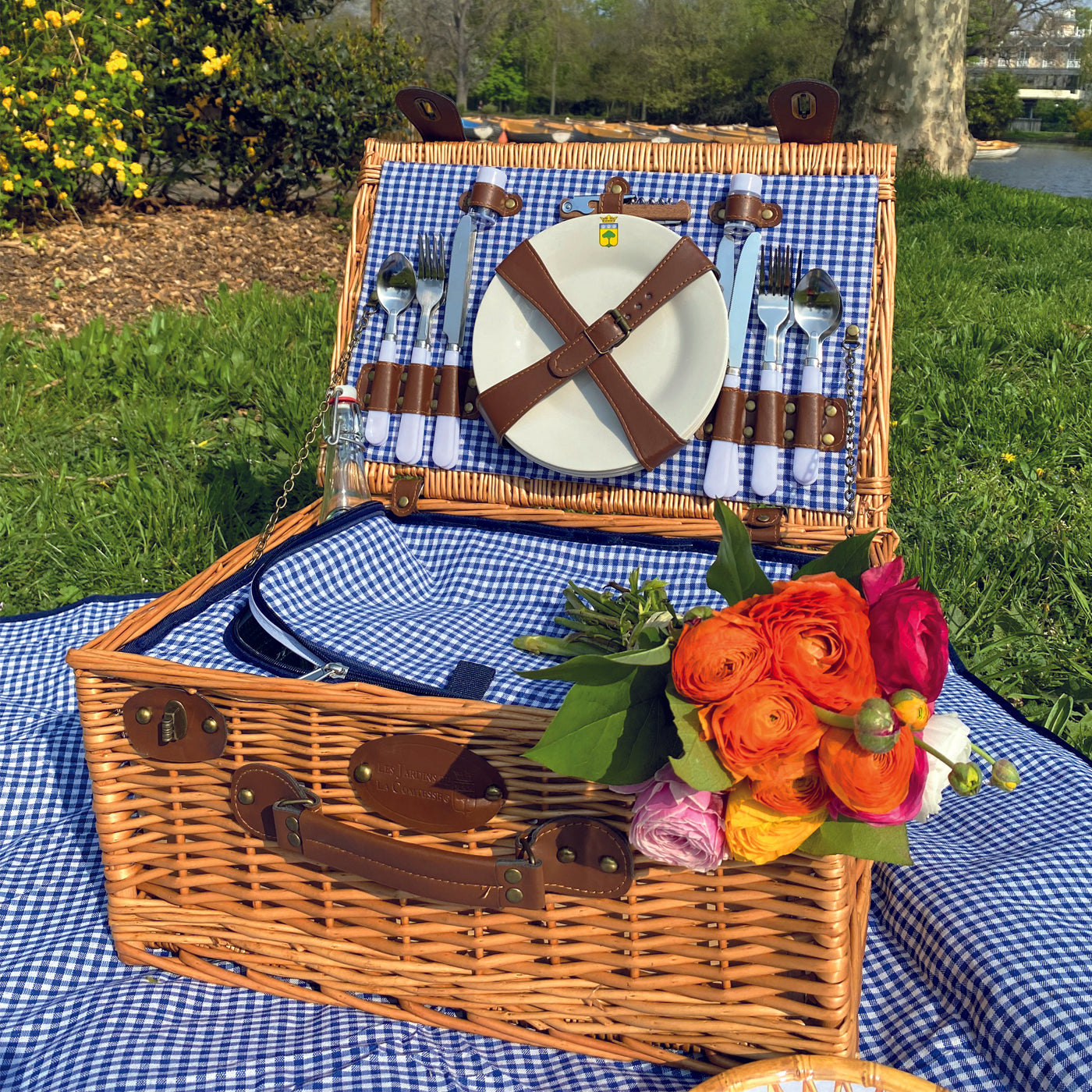 Panier pique-nique en osier Marly bleu - 4 personnes