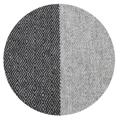 Plaid cachemire et laine à bandes Grises - Motif diamant - 130 x 230 cm