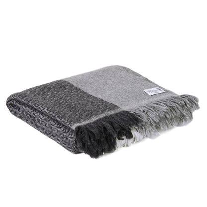 Plaid cachemire et laine à bandes Grises - Motif diamant - 130 x 230 cm